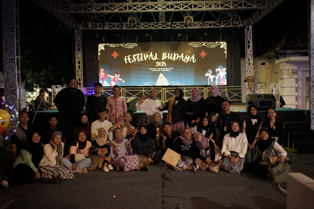 Festival Budaya Pusat Layanan Komunitas